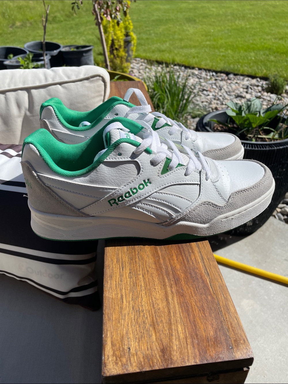 Reebok Kids White & Green Low-Top Sneakers